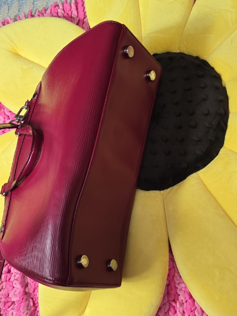 Louis Vuitton Epi Leather Shoulder Bag - Picture 10 of 17
